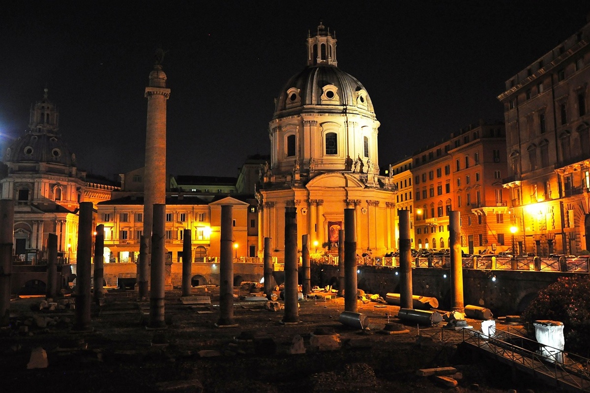 Explora el corazón espiritual de Roma a través de sus iglesias más fascinantes, como Santa María la Mayor, la Capilla Sixtina y San Ignacio de Loyola, donde arte e historia se entrelazan en cada rincón.