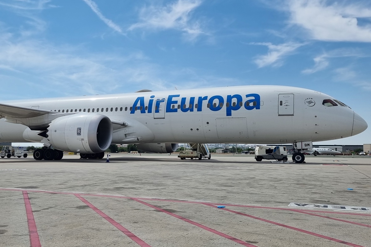 Air Europa lanza programa para compensar emisiones y premiar a sus pasajeros.