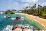 Playas vírgenes y selva tropical se encuentran en el paraíso natural del Tayrona.