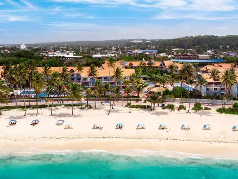 Decameron impulsa la conexión entre San Andrés y Providencia para ofrecer una experiencia turística integrada y sostenible.