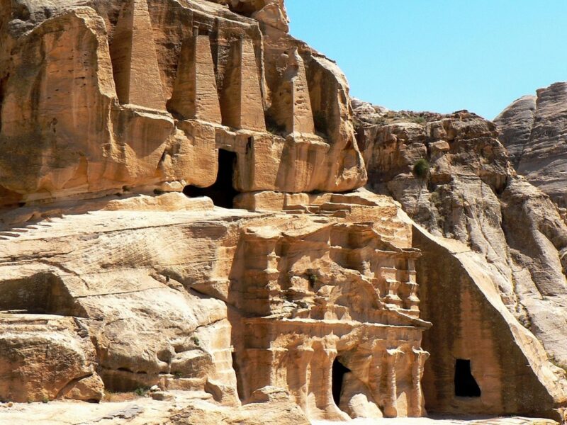 Jordania combina historia milenaria, paisajes naturales y experiencias únicas en cultura, gastronomía y aventura.