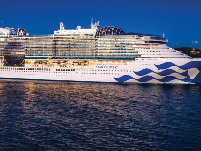 El nuevo Star Princess zarpa desde Barcelona en su primer viaje oficial, marcando un hito en la flota de Princess Cruises.