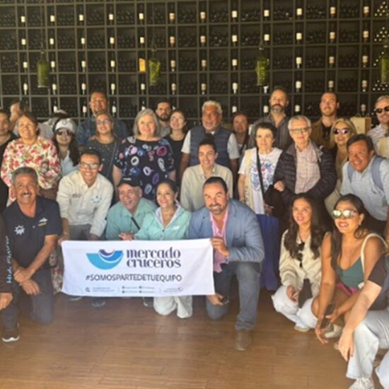 Agentes de viajes participan en el Holland Experience de Mercado Cruceros, explorando la ruta San Diego–Ensenada.