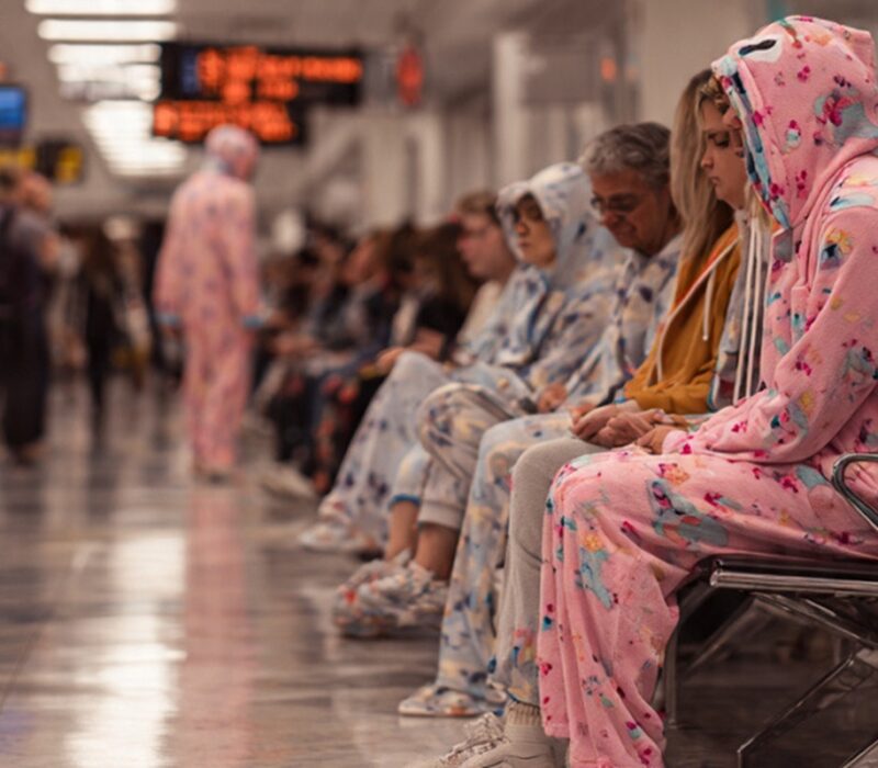 Las autoridades estadounidenses promueven los buenos modales al abordar.