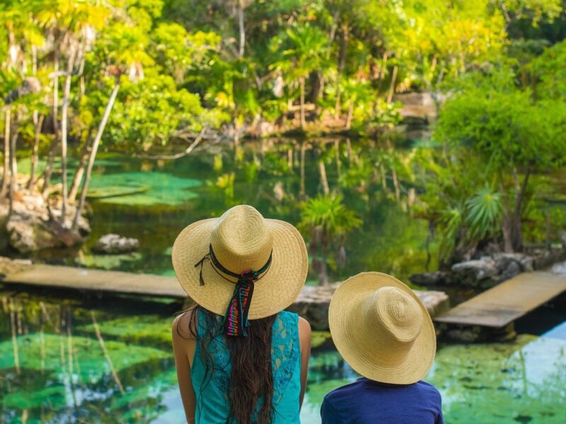 Viaja de manera sostenible: cuida el planeta y apoya a las comunidades locales en cada aventura.