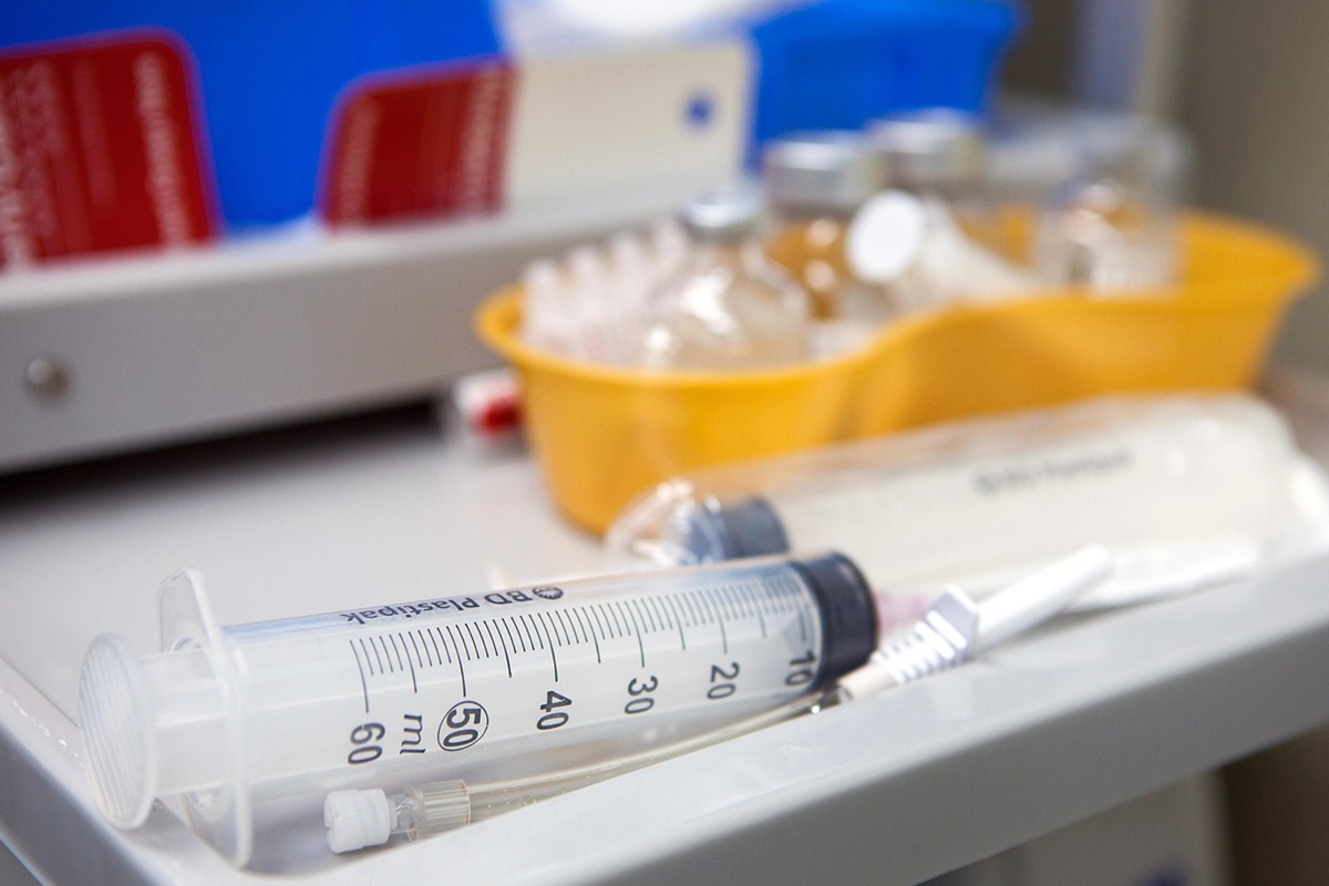 Vacunarse antes de viajar protege tanto a los turistas como a las comunidades locales frente a enfermedades contagiosas.