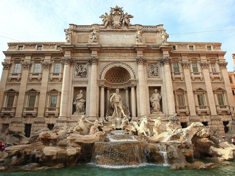Roma busca controlar el turismo masivo en la Fontana de Trevi con una nueva tarifa de acceso para visitantes.