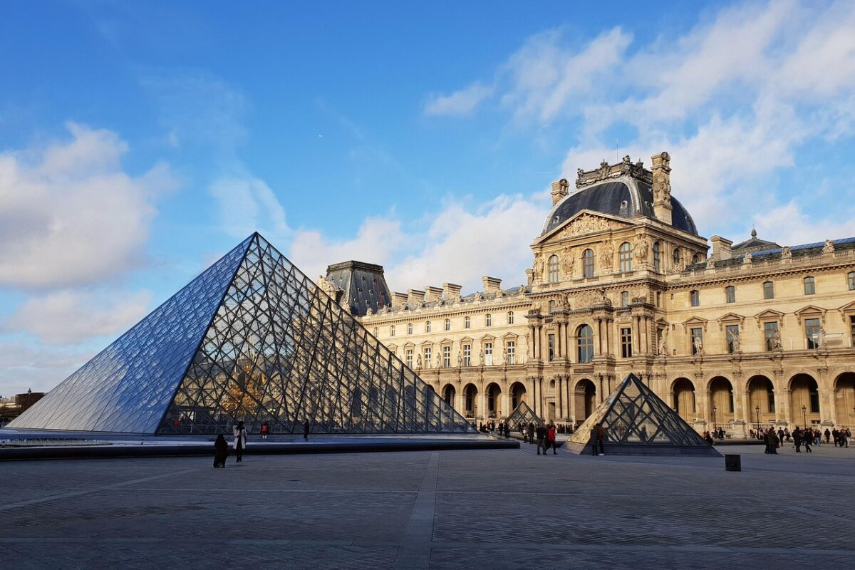 El Museo del Louvre anunció que a partir del 14 de enero de 2026 aumentará en 45 % el precio de las entradas para turistas de fuera del Espacio Económico Europeo.
