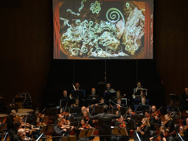 El maestro Rodrigo Elorduy dirigirá a la Orquesta Filarmónica de la Ciudad de México en su tradicional concierto navideño.