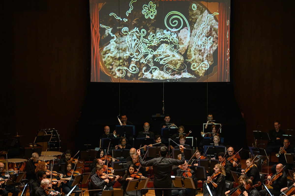 El maestro Rodrigo Elorduy dirigirá a la Orquesta Filarmónica de la Ciudad de México en su tradicional concierto navideño.