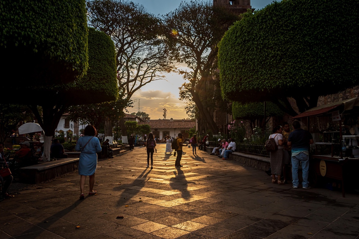 Valle de Bravo combina naturaleza, aventura y descanso a solo unas horas de la Ciudad de México.
