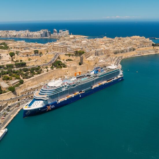 Celebrity Xcel lleva el espíritu del Mediterráneo a bordo con festivales culturales en The Bazaar.