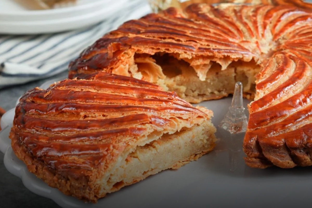 Durante el mes de enero, se vende en las panaderías de Francia la deliciosa Galette des Rois.
