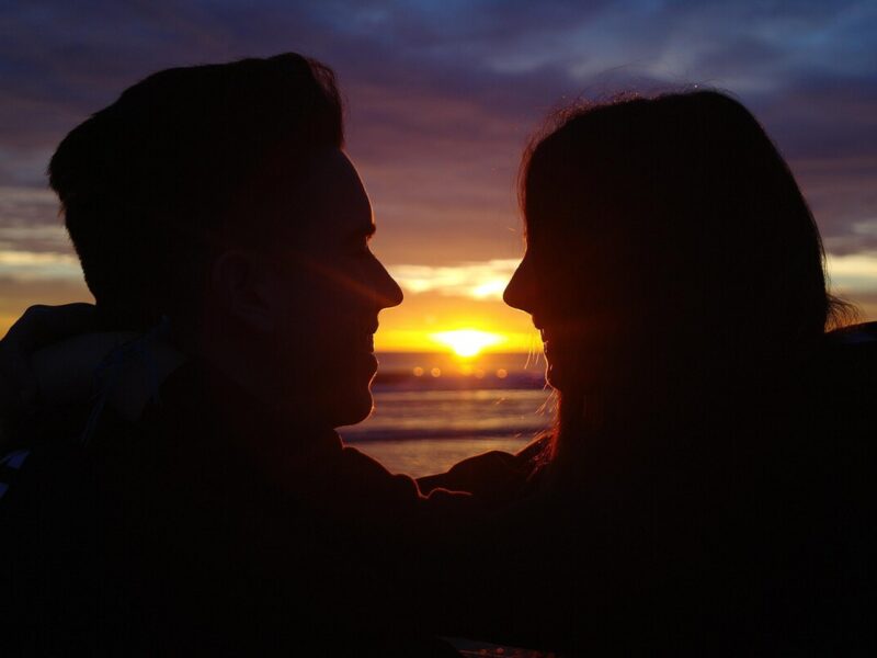 Este año, el 14 de febrero cae en fin de semana, lo que permite organizar una escapada especial con tu pareja.