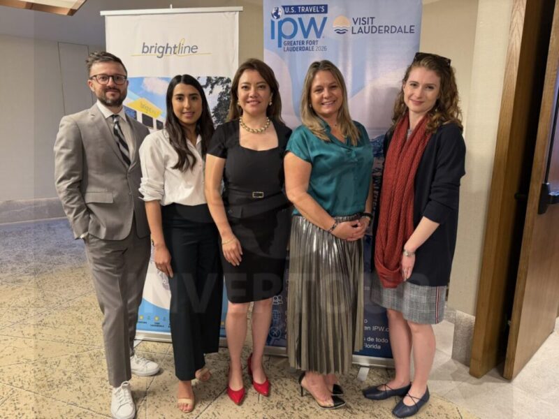 Tyler Gosnell, Ximena Alvarado, Jazmín Morales, Caitlan Etchevers y Laure Couglin