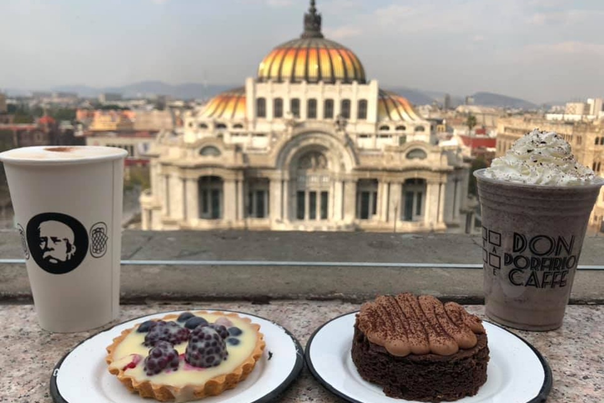Disfruta de vistas espectaculares y momentos únicos en las cafeterías más encantadoras de la Ciudad de México.