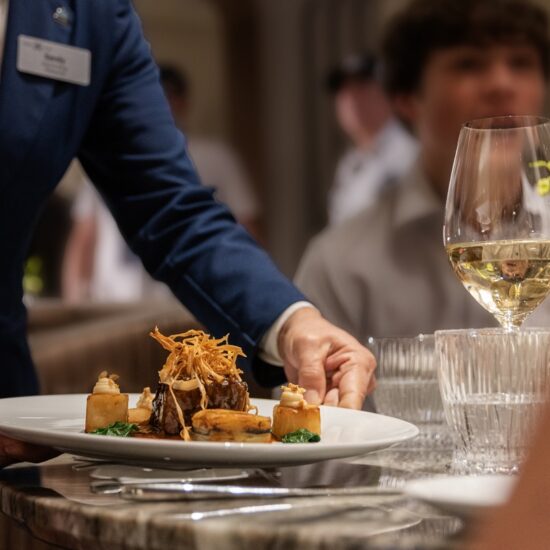 Celebrity Cruises logra cinco estrellas de Forbes en altamar.