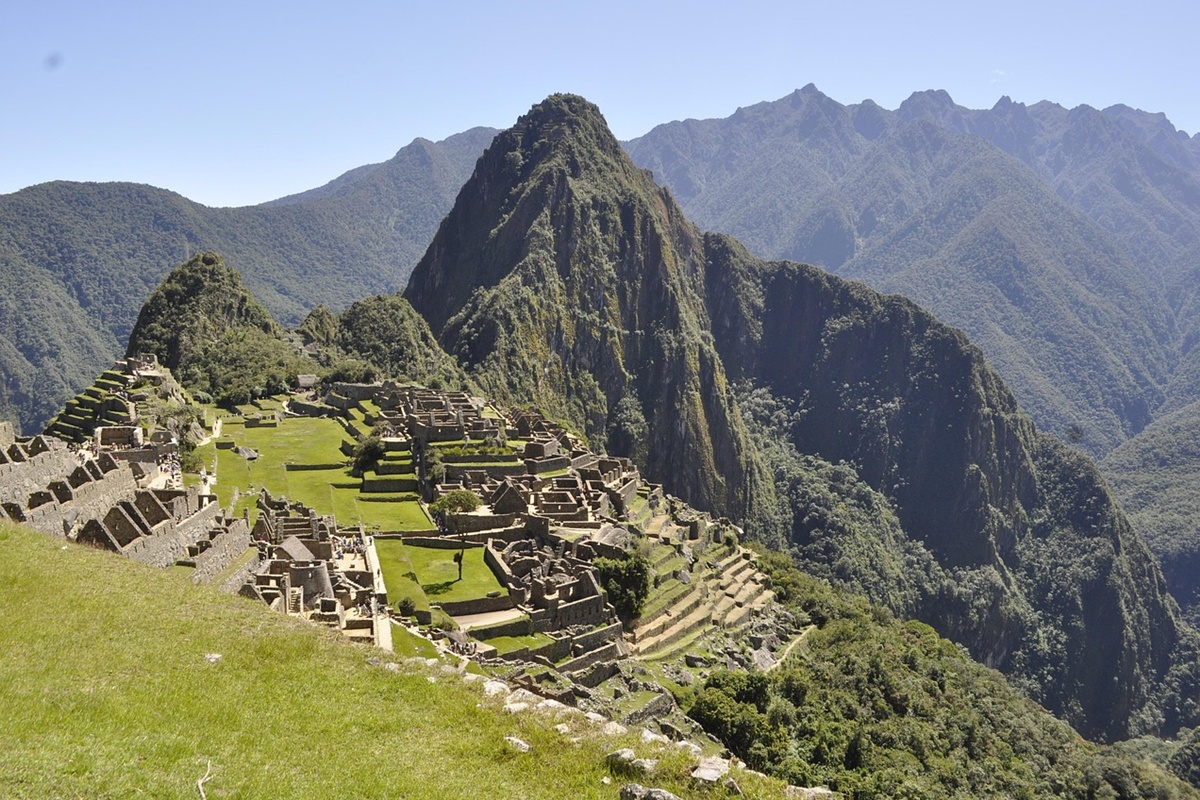Machu Picchu incrementa sus tarifas para garantizar el cuidado de su patrimonio natural y arqueológico.