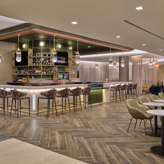Inauguración de un nuevo Delta Sky Club en el Aeropuerto Internacional de Denver (DEN).