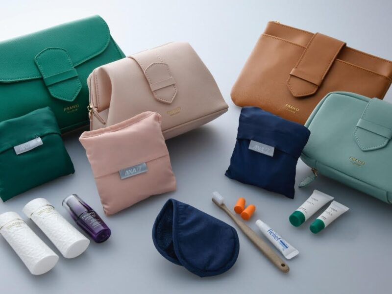 Los estuches utilizarán materiales sostenibles y combinarán elegancia atemporal con diseño moderno.