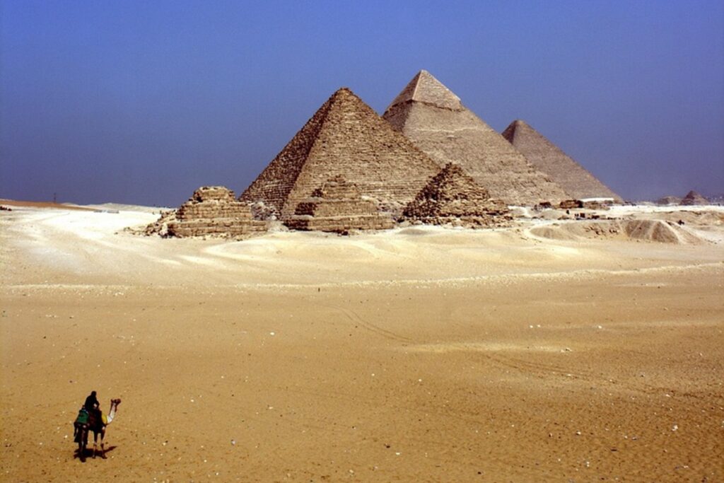 Egipto: historia, pirámides y paisajes únicos en la tierra de los faraones.