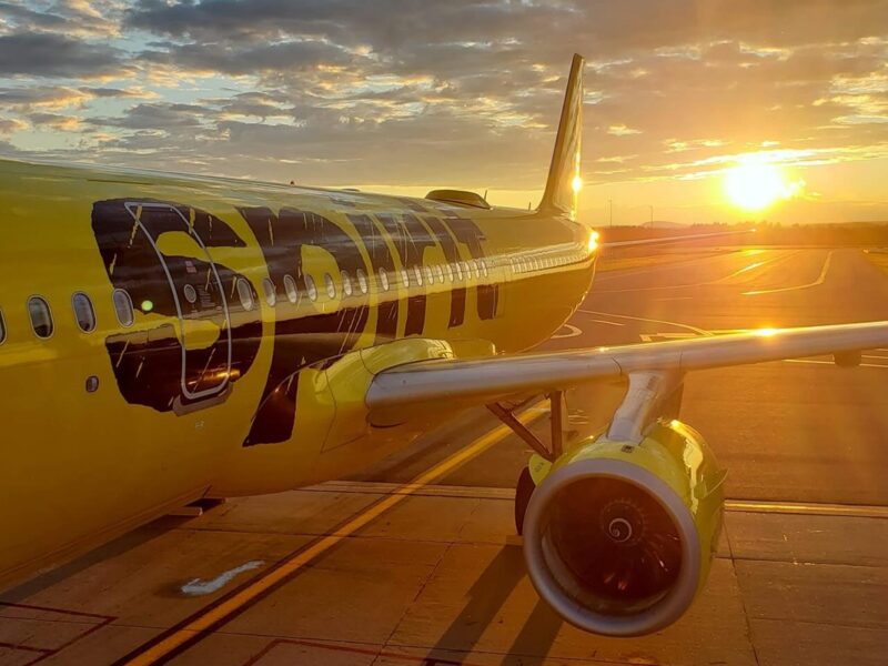 Autoridades de EE.UU. anunciaron acciones tras la quiebra de Spirit Airlines para apoyar a pasajeros afectados.