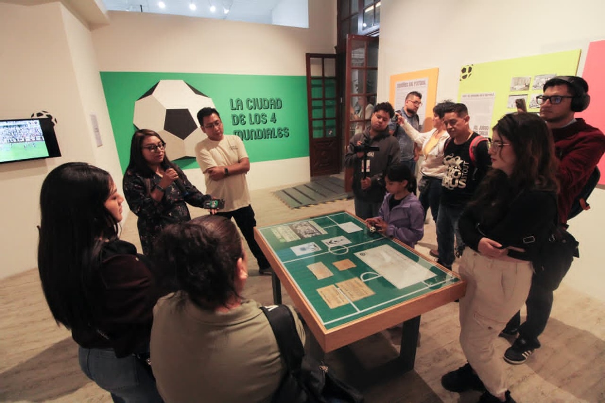 La muestra rescata la historia de los mundiales de 1970, 1971, 1986 y 2026.